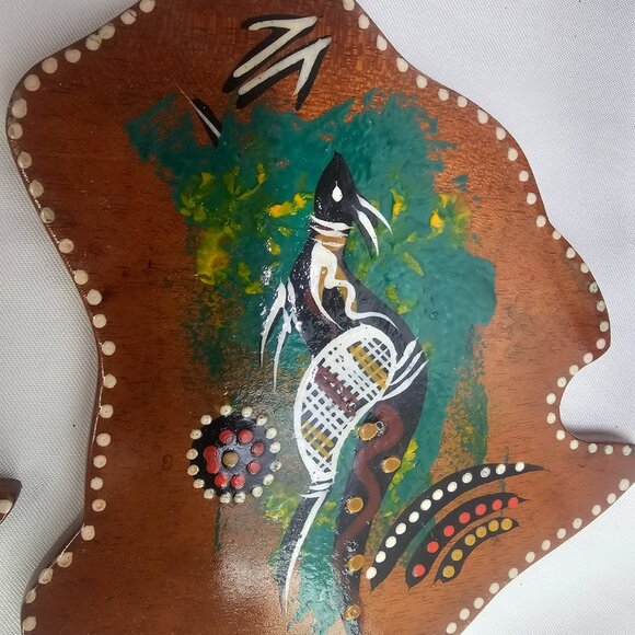 Australian Hand Painted Wooden Coasters with Kangaroos in Shape of Australia/Sig - Picture 5 of 10